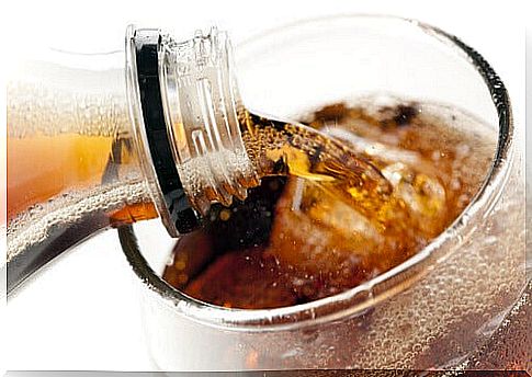 Sugary drinks are among the foods that can accelerate aging