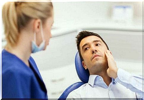 A man lies in the dentist's chair