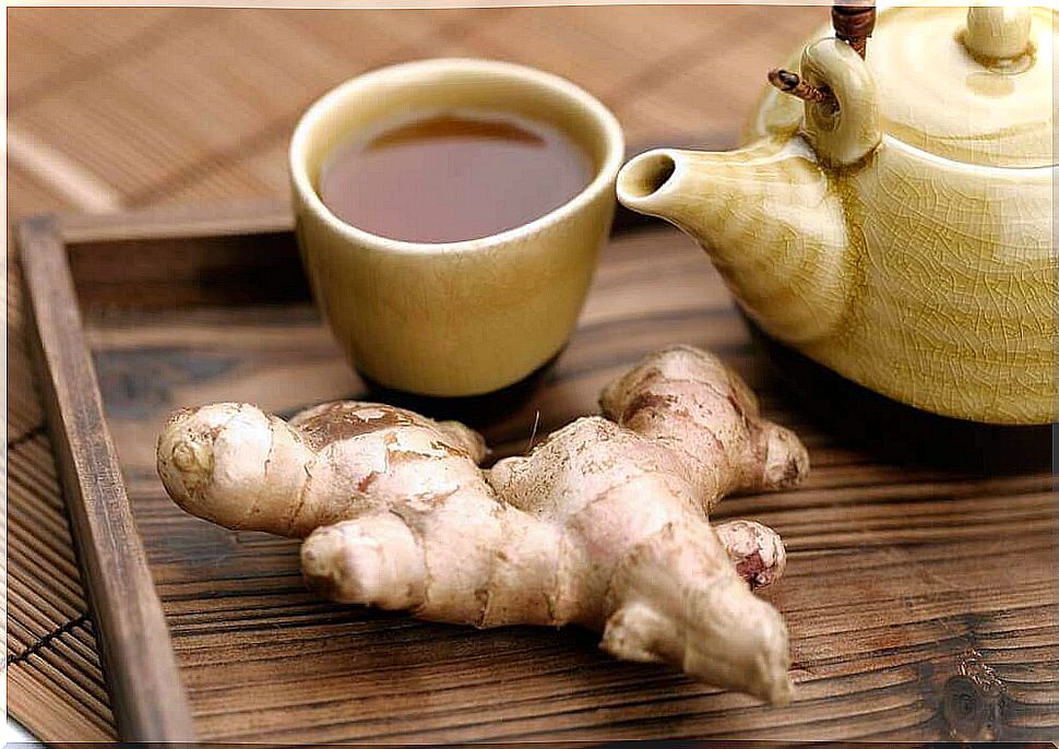 Tea with ginger and turmeric