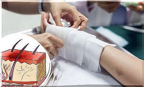 doctor making bandages