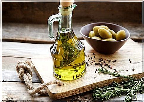 Olive oil is one of the foods that are good for the liver