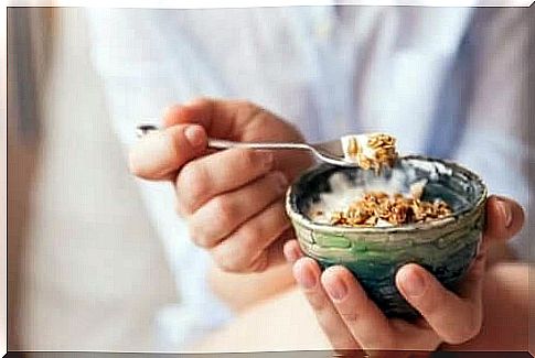 Whole grains with yogurt