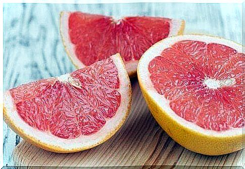 sliced ​​grapefruit