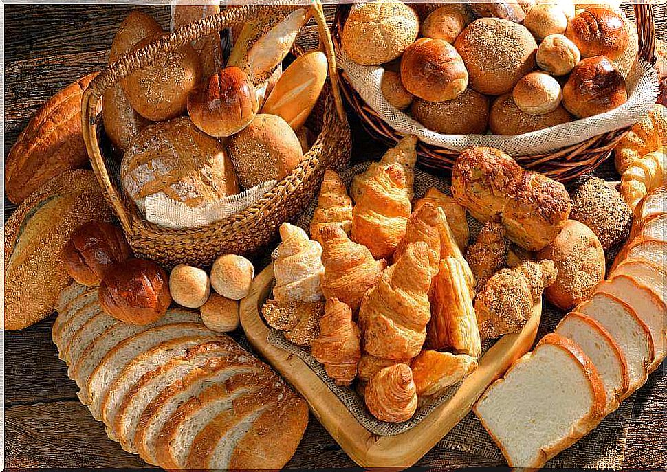 Different types of sweet bread and sweet rolls