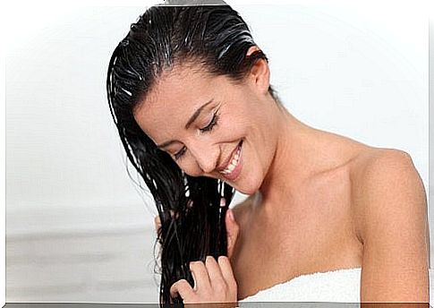 Use baking soda in your shampoo