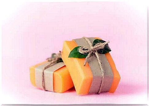 Uses and properties of papaya soap